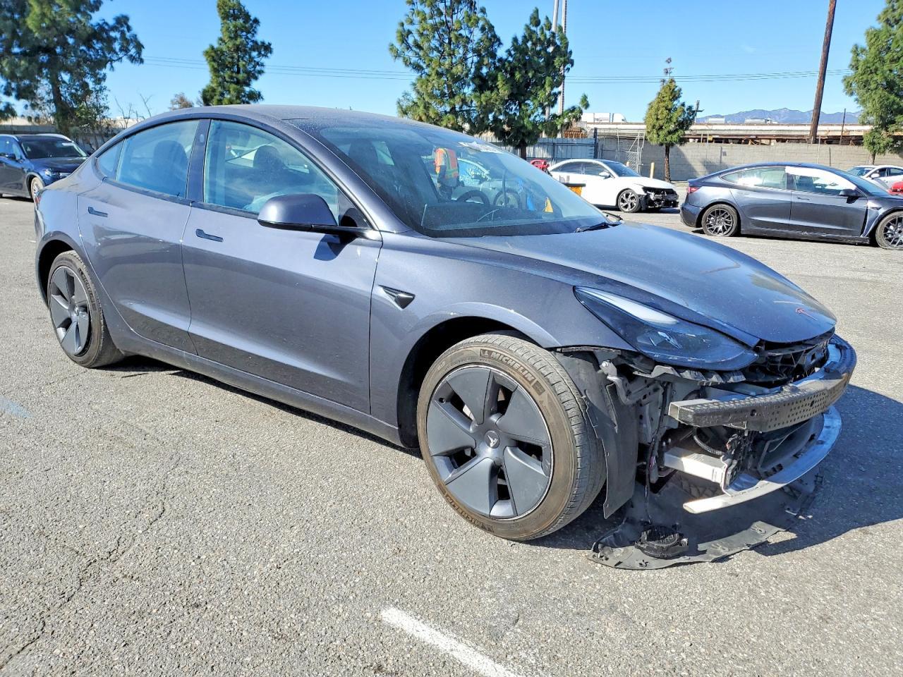 2022 Tesla Model 3 - Фото 4