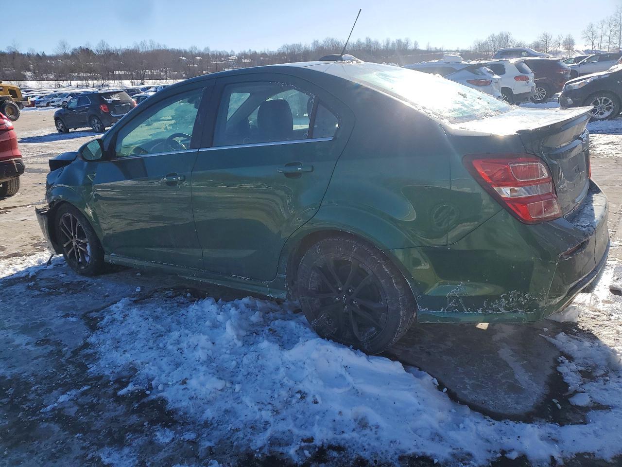 2018 Chevrolet Sonic Premier - Фото 2