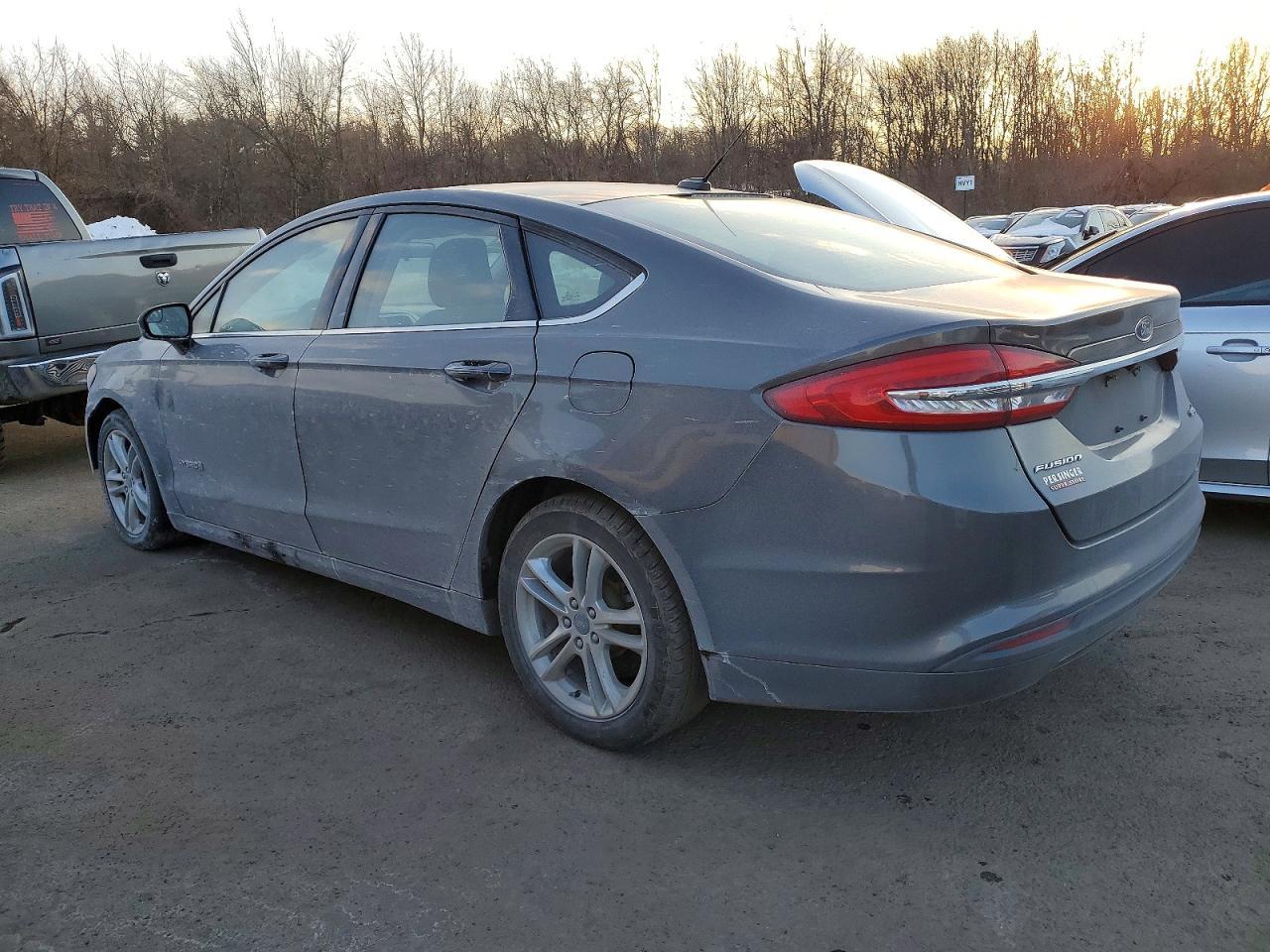 2018 Ford Fusion S Hybrid - Фото 2
