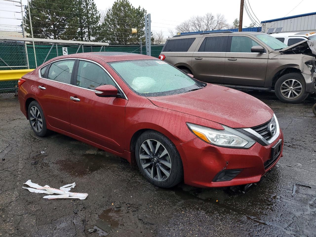 2016 Nissan Altima 2.5 - Image 4