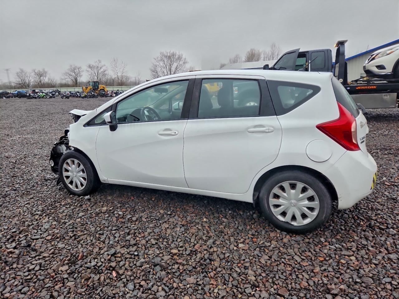 2016 Nissan Versa Note S - Фото 2