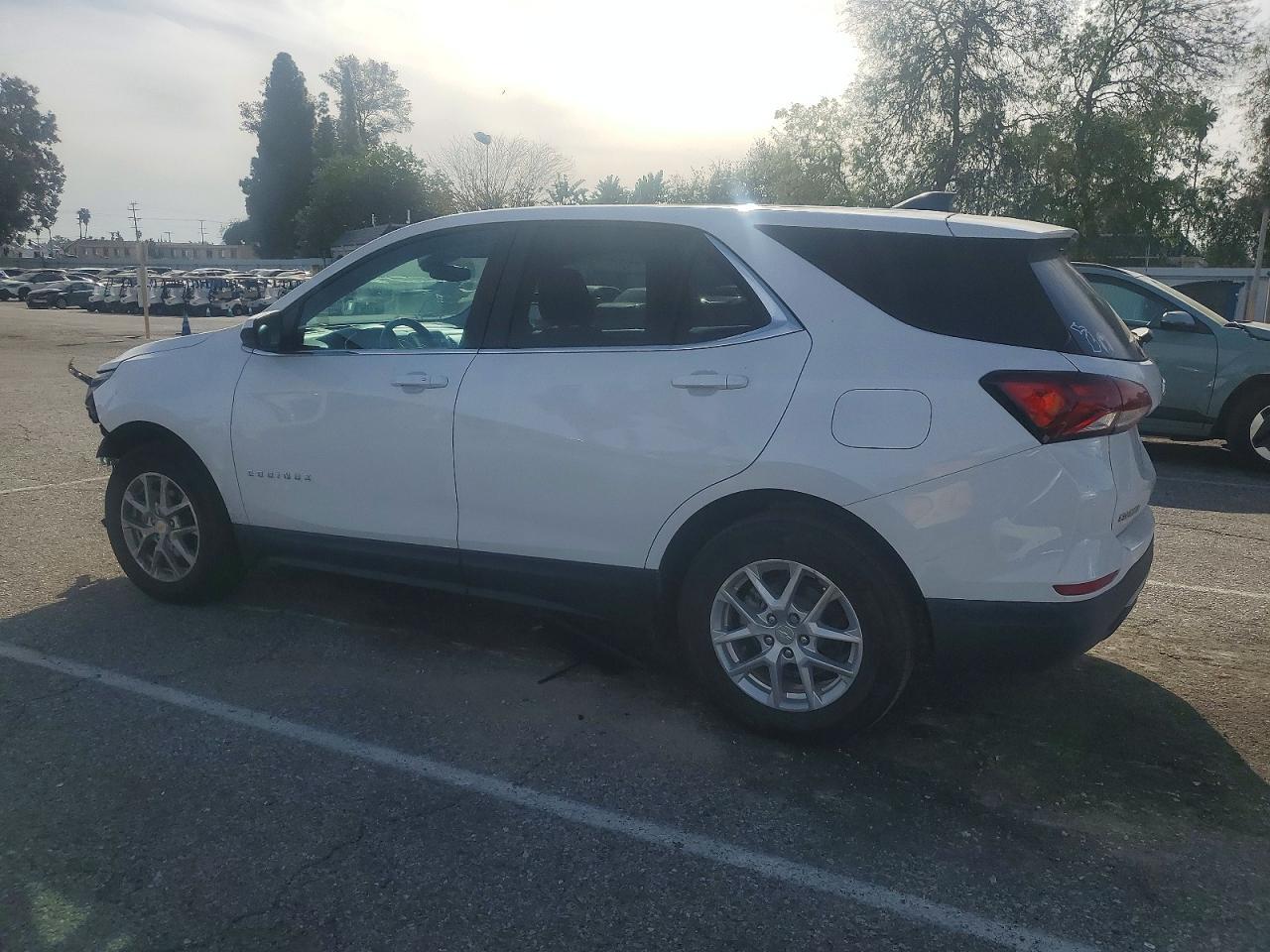 2022 Chevrolet Equinox Lt - Image 2