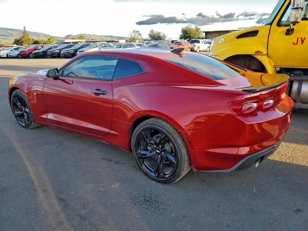 2019 Chevrolet Camaro Ls - Фото 2