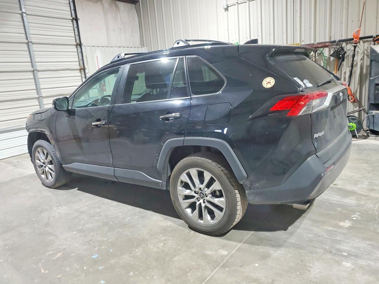 2020 Toyota Rav4 Limited - Фото 2