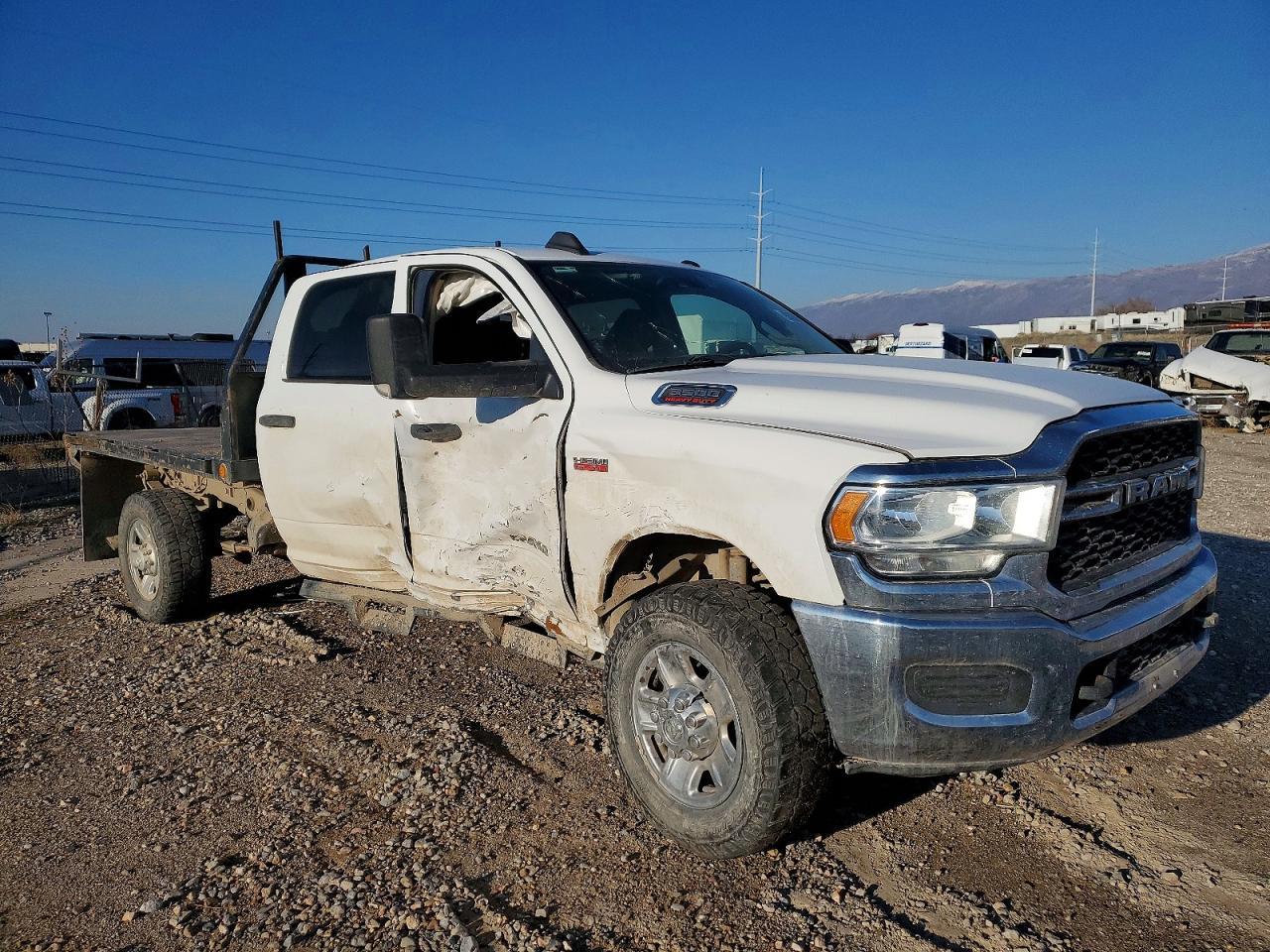 2019 Ram 3500 Flatbed Truck - Фото 4