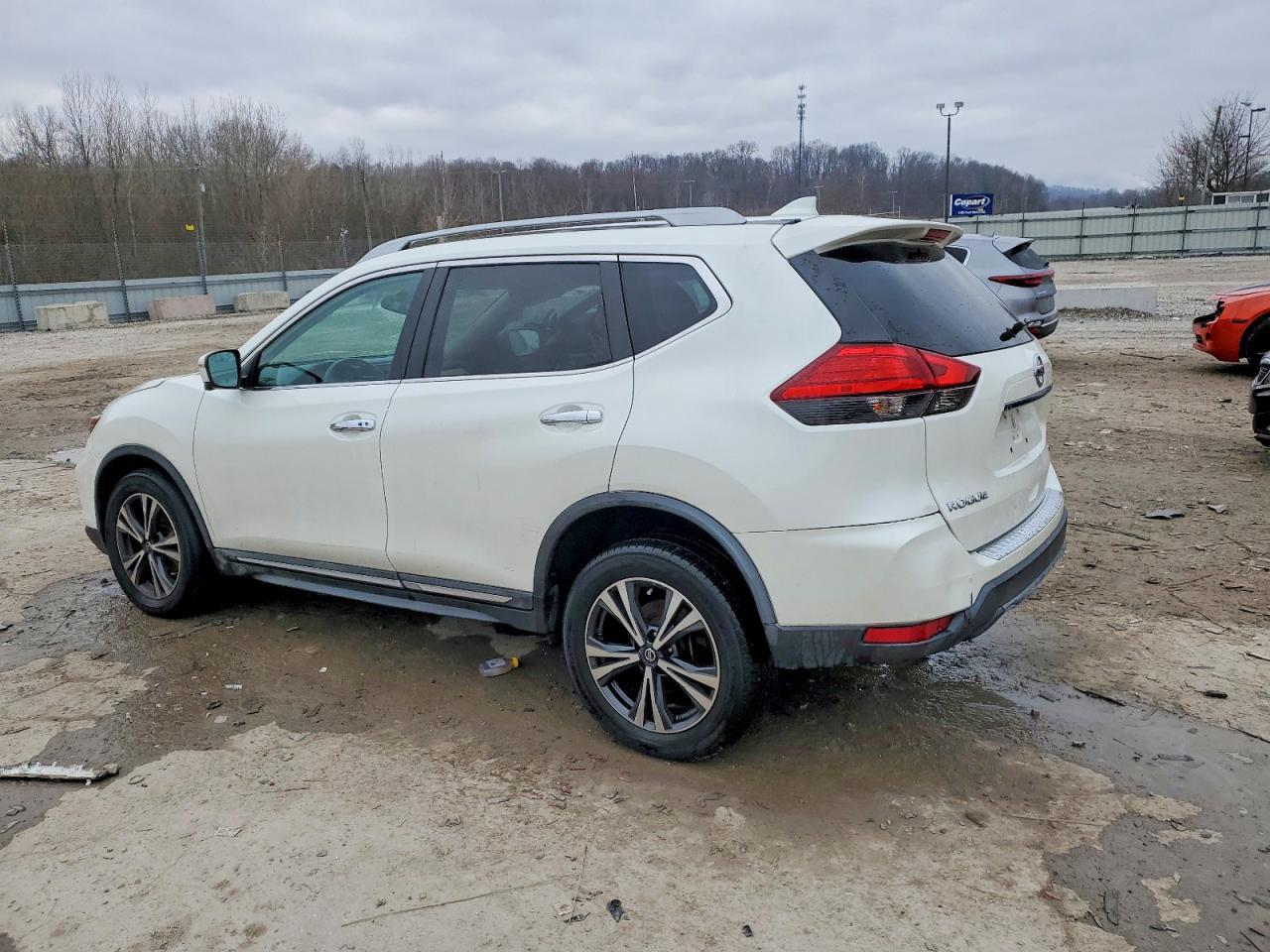 2017 Nissan Rogue Sl - Image 2