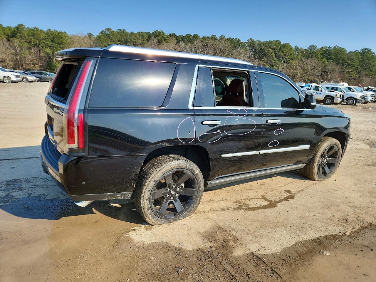 2020 Cadillac Escalade Premium Luxury - Image 3