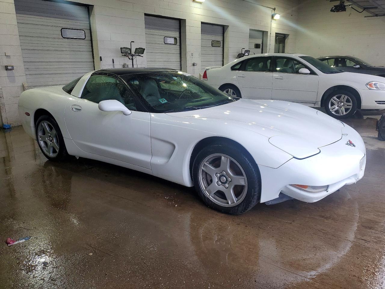1999 Chev Corvette - Фото 4