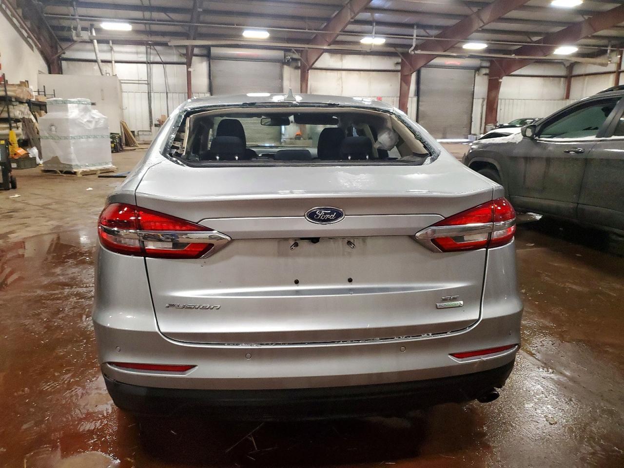 2020 Ford Fusion Se - Image 6