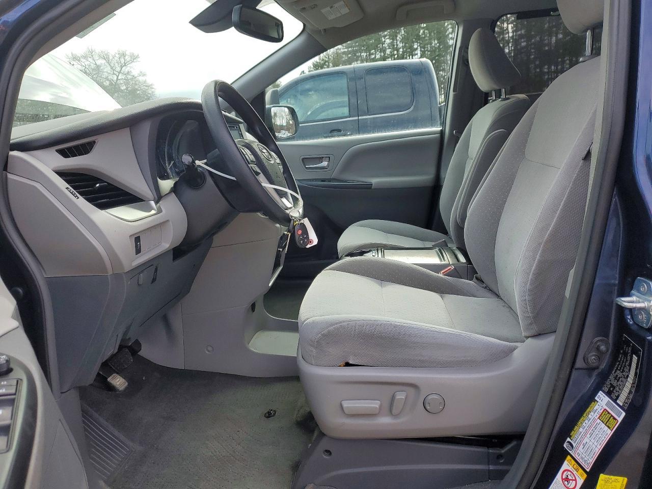 2019 Toyota Sienna Le - Фото 7