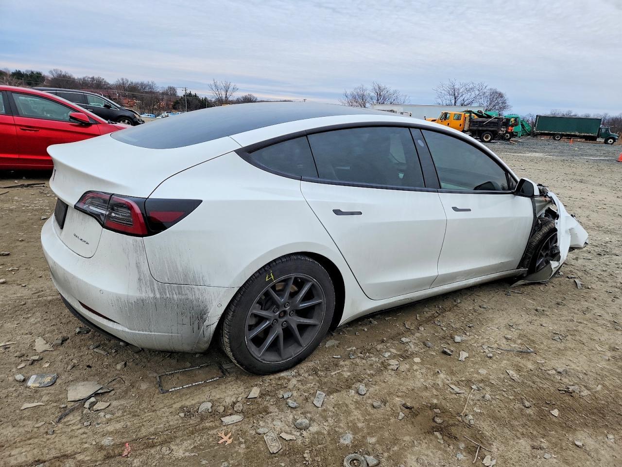 2022 Tesla Model 3 - Фото 3