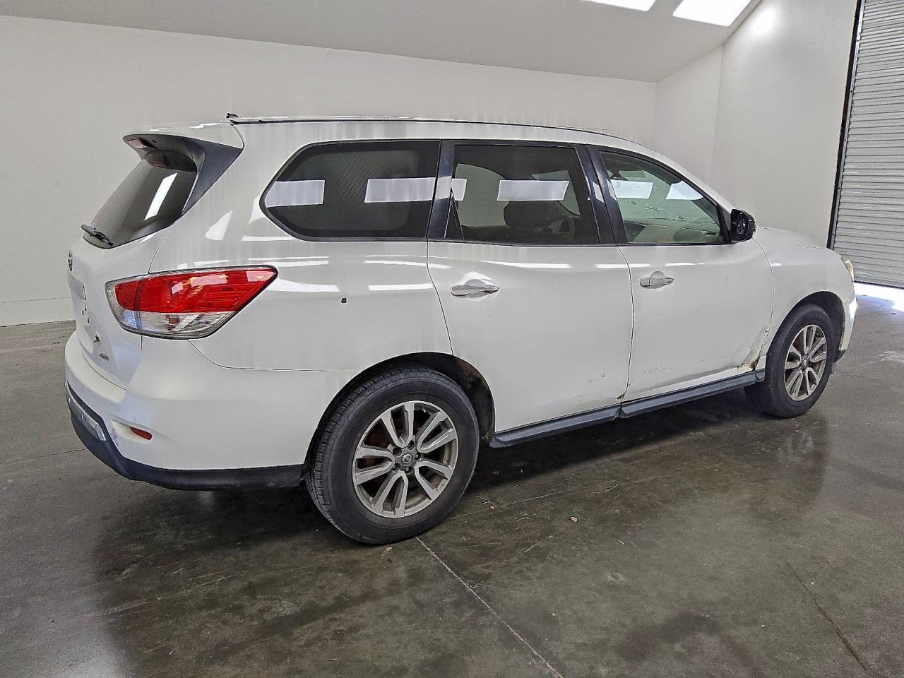 2014 Nissan Pathfinder S - Фото 3