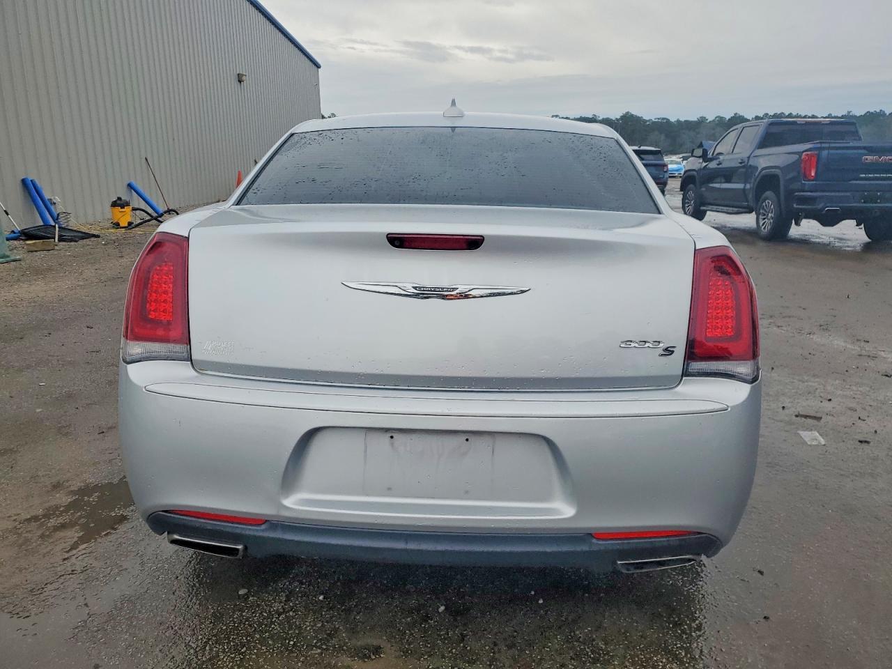 2020 Chrysler 300 S - Фото 6