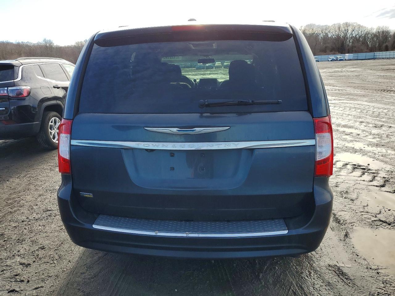 2014 Chrysler Town & Country Touring - Фото 6
