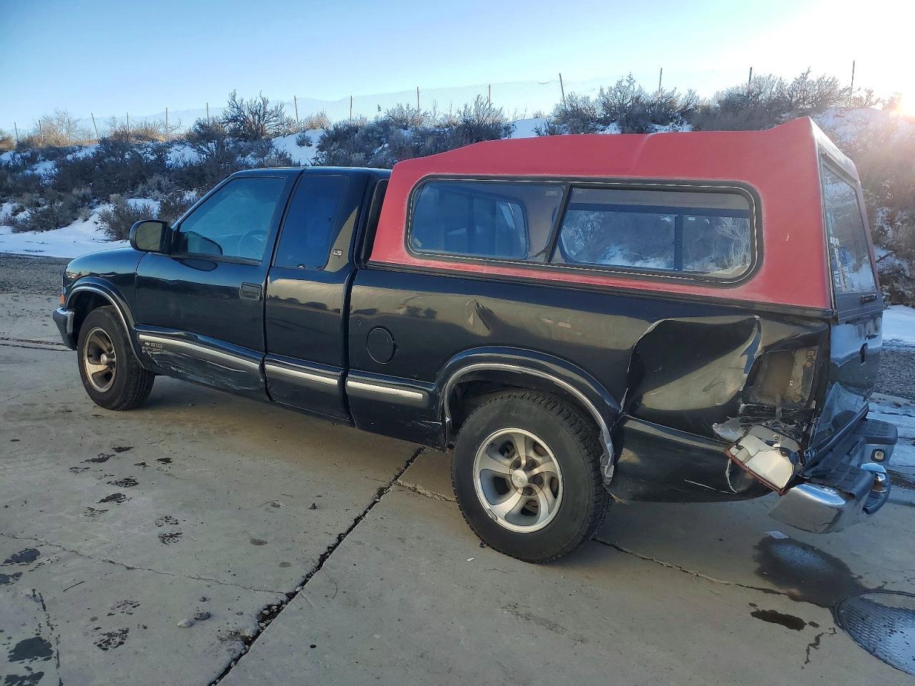2001 Chevrolet S Truck S10 - Image 2
