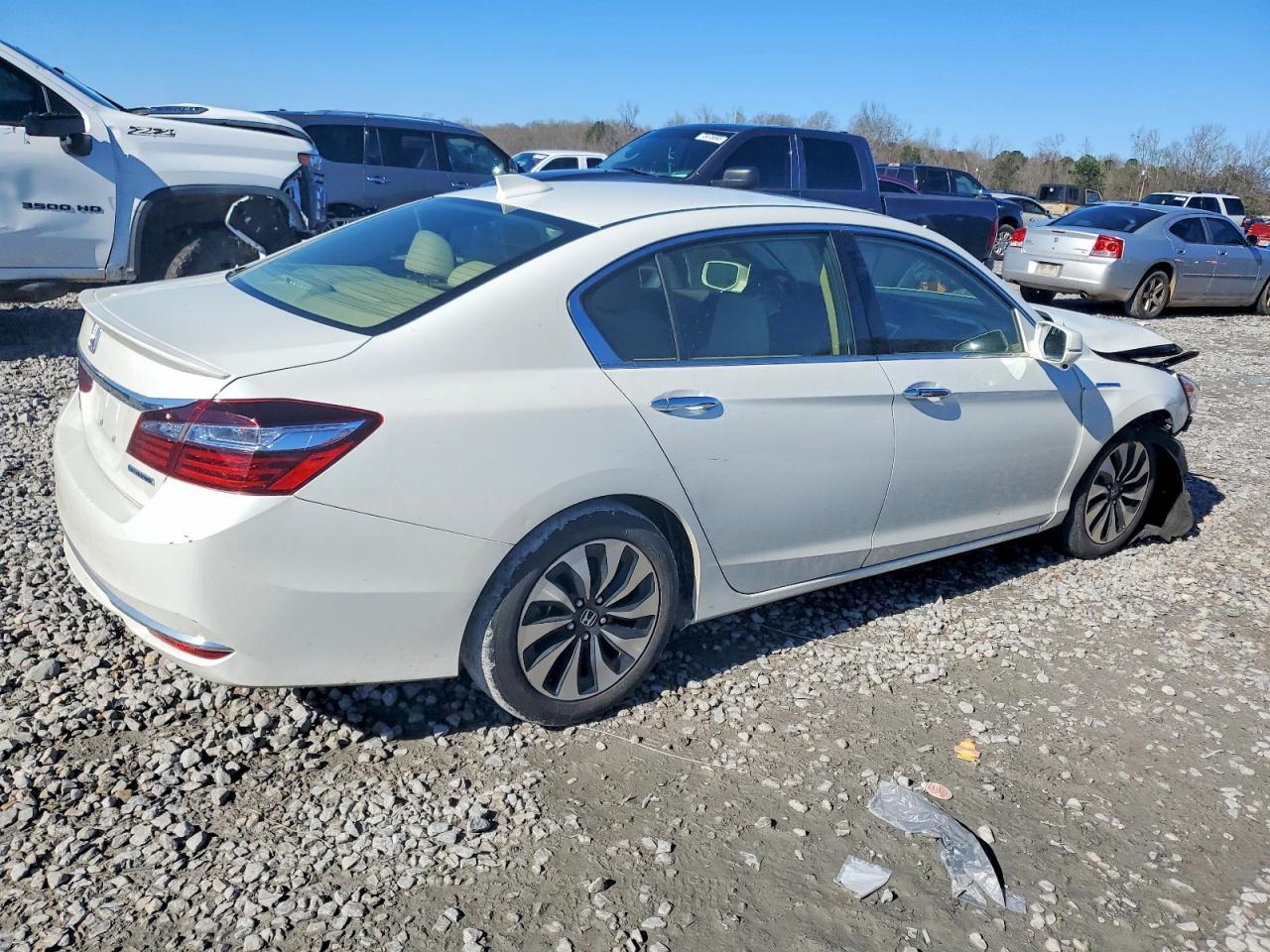 2017 Honda Accord Hybrid Exl - Image 3