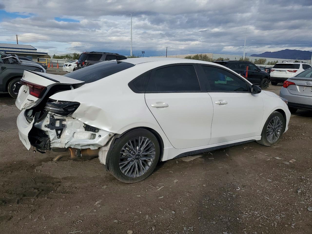 2023 Kia Forte - Image 3
