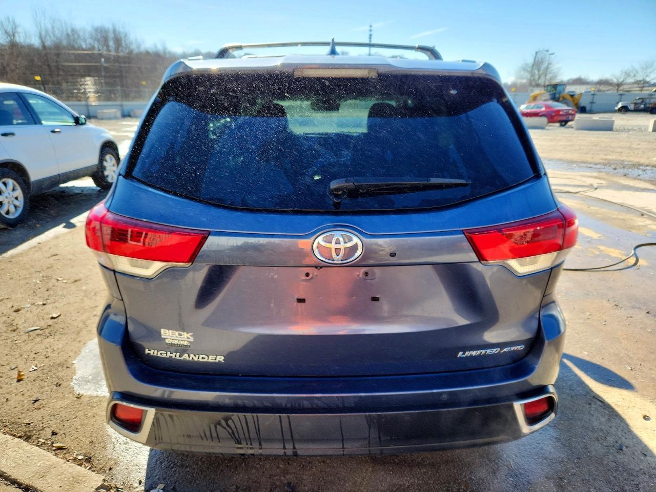 2017 Toyota Highlander - Фото 6