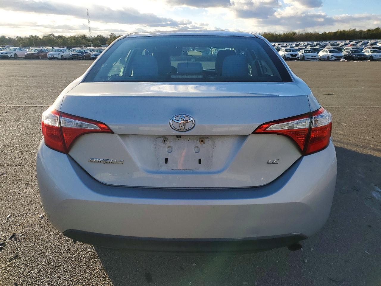2015 Toyota Corolla Le - Фото 6