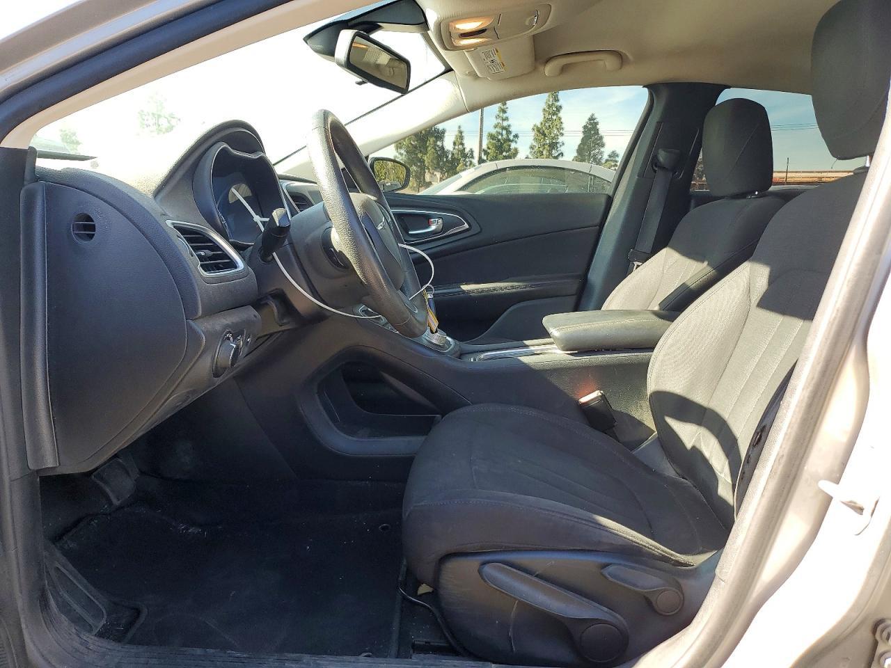 2015 Chrysler 200 Limited - Фото 7
