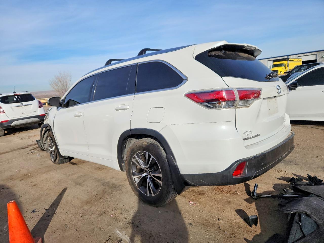 2016 Toyota Highlander Xle - Image 2