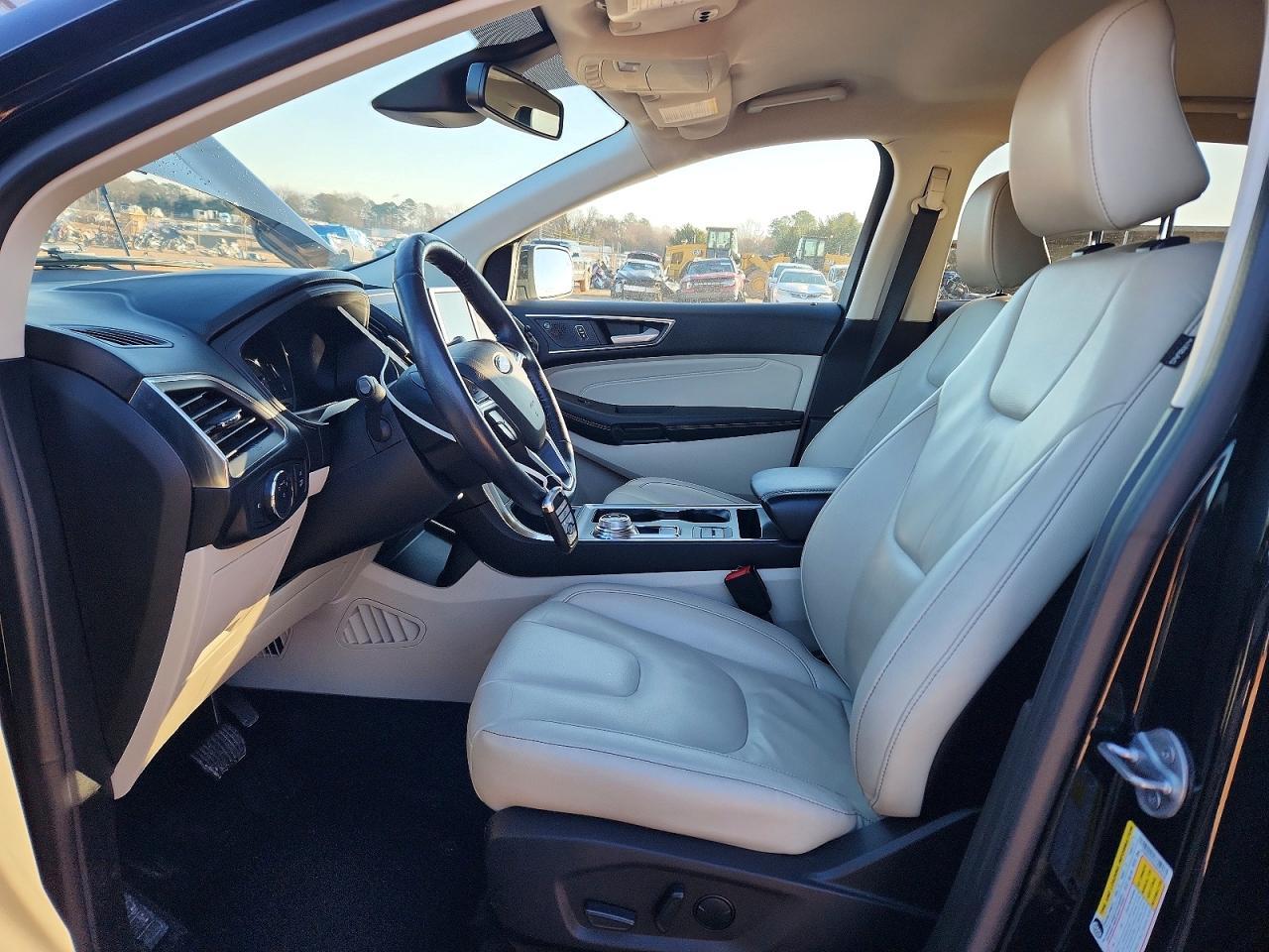 2022 Ford Edge Titanium - Image 7