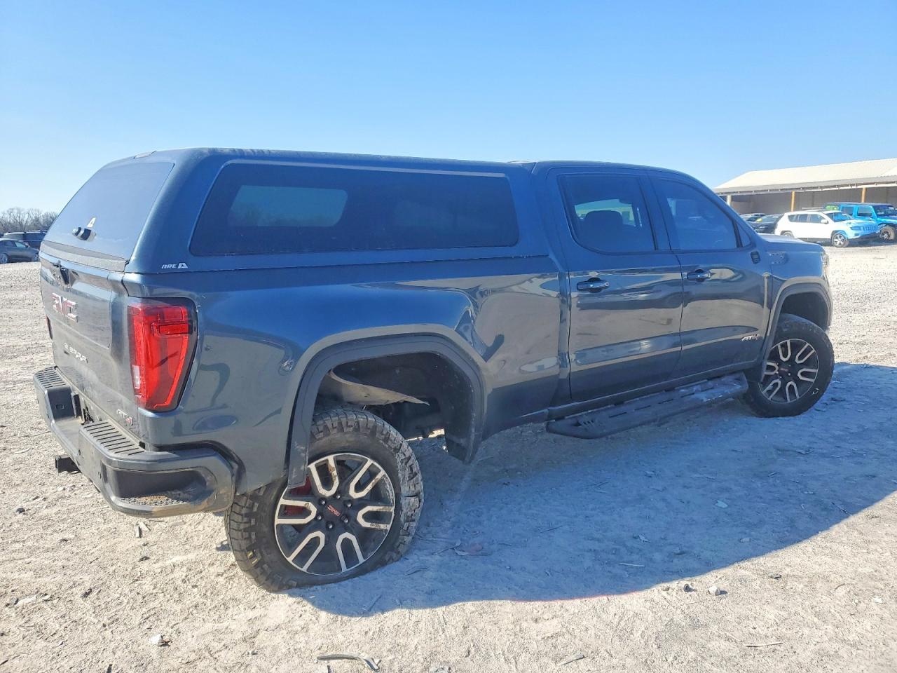 2020 GMC Sierra K1500 At4 - Фото 3