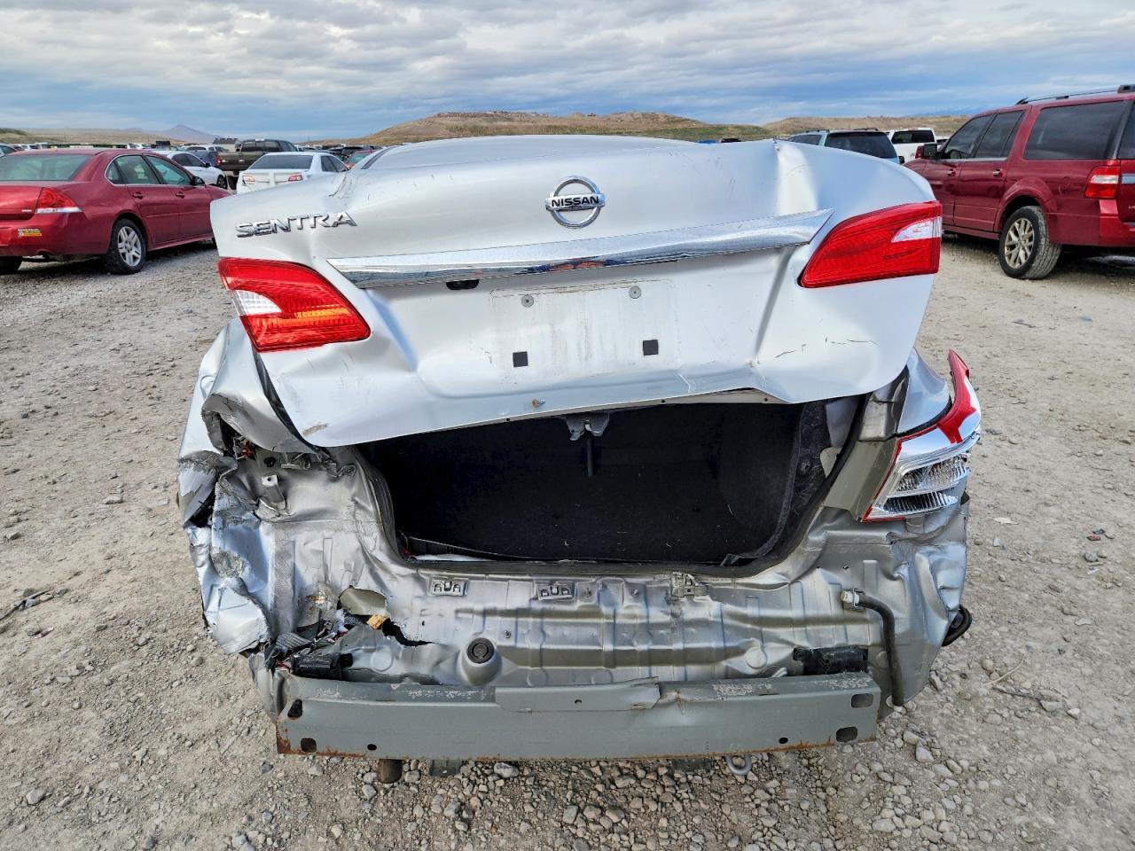 2018 Nissan Sentra S - Фото 6