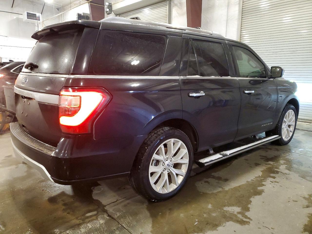 2019 Ford Expedition Platinum - Image 3