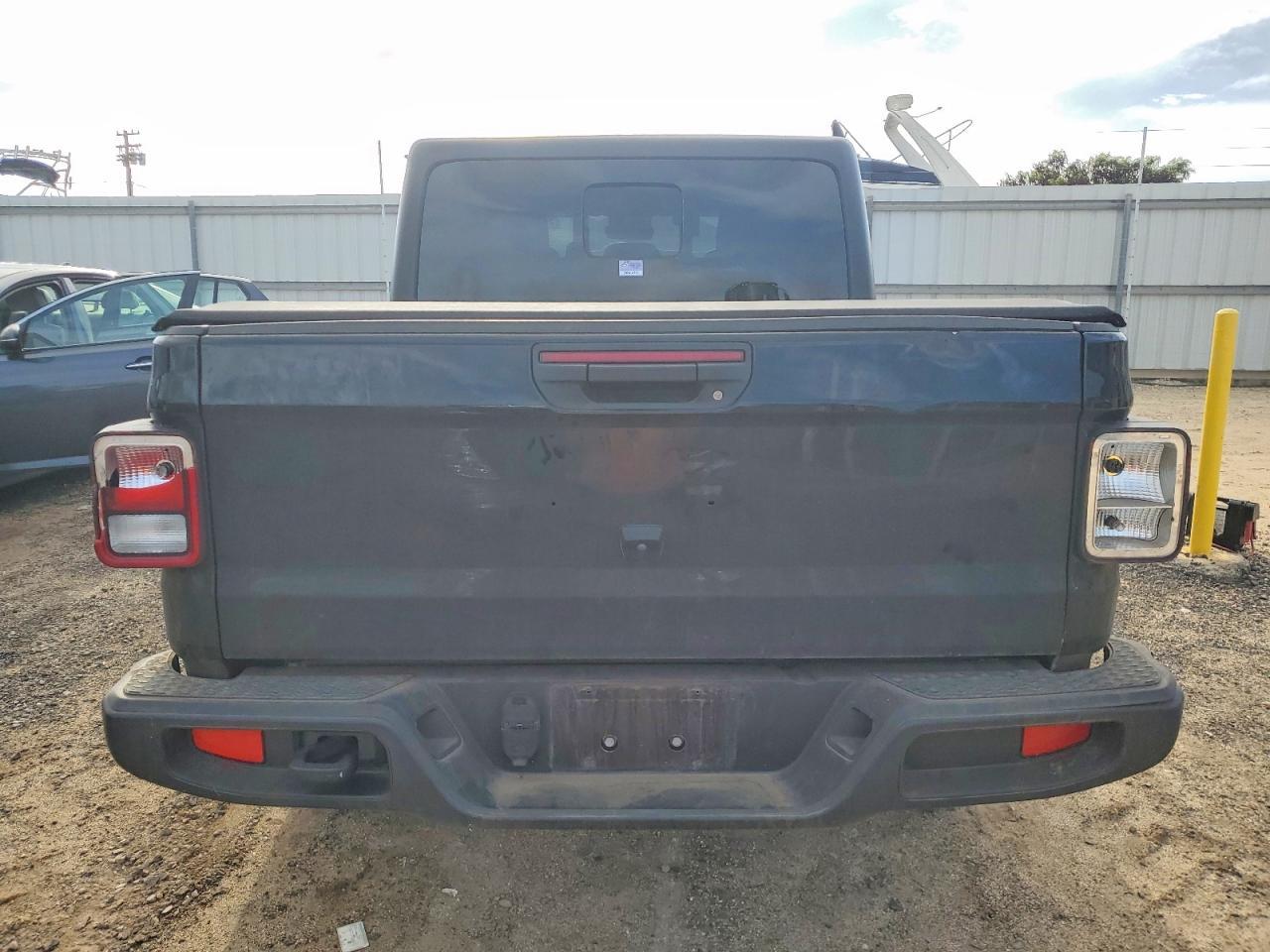 2024 Jeep Gladiator Sport - Image 6
