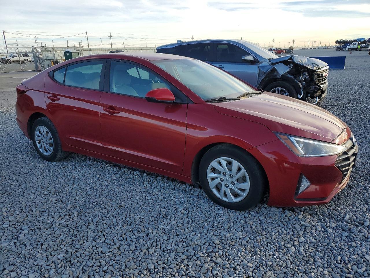 2019 Hyundai Elantra Se - Image 4