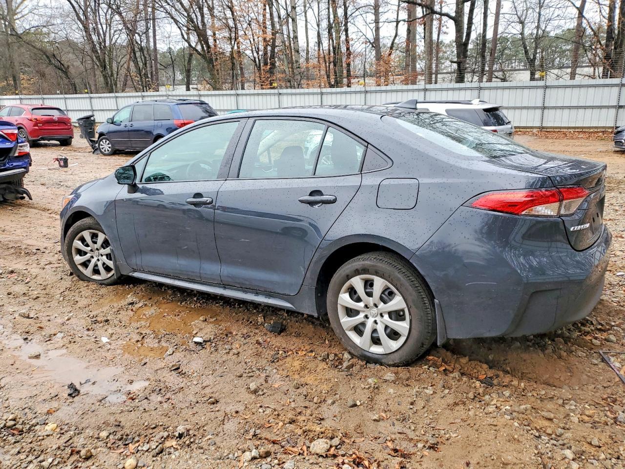 2025 Toyota Corolla Le - Фото 2