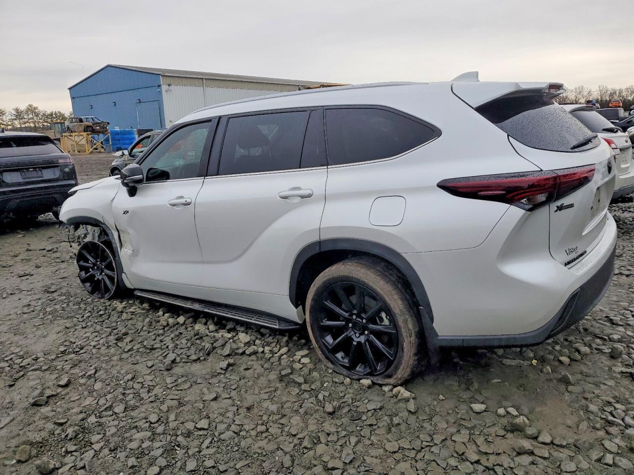 2024 Toyota Highlander Le - Фото 2