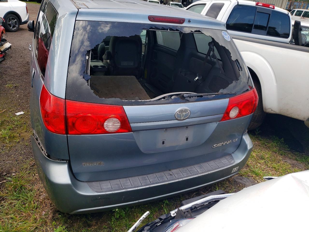 2010 Toyota Sienna Ce - Image 6