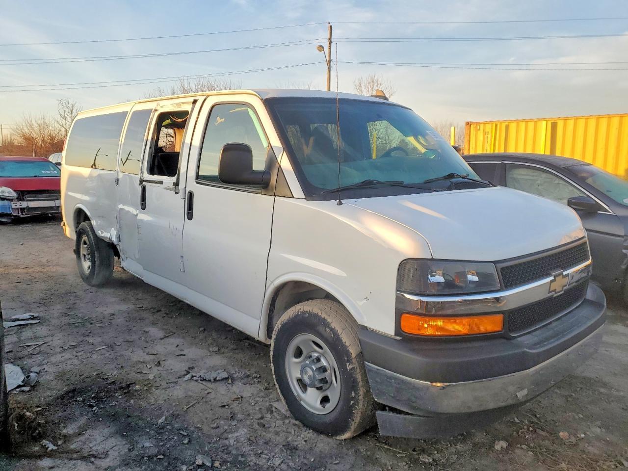 2017 Chevrolet Express G3500 Lt - Фото 4