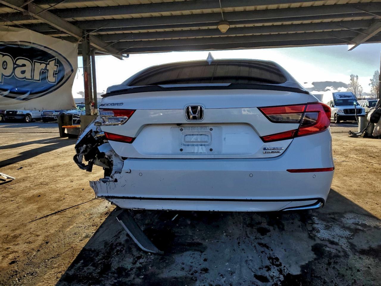 2020 Honda Accord Touring Hybrid - Image 6