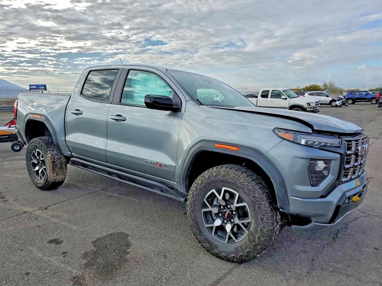 2024 GMC Canyon At4X - Фото 4