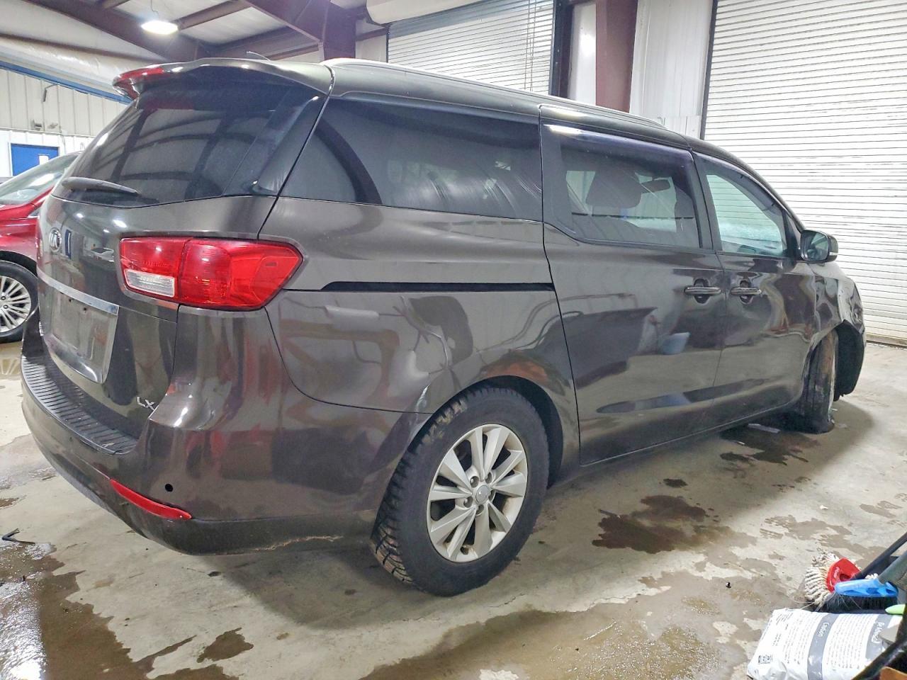 2016 Kia Sedona Lx - Image 3