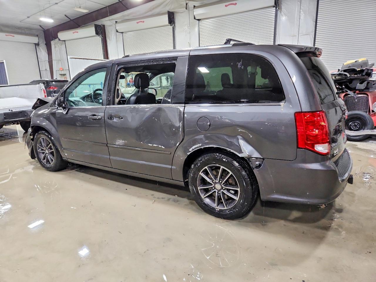 2017 Dodge Grand Caravan Sxt - Image 2
