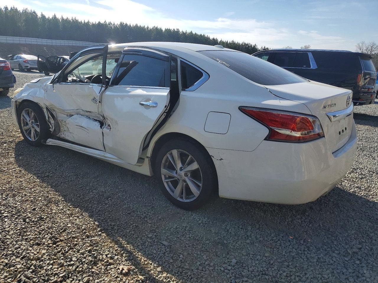 2015 Nissan Altima 2.5 - Image 2