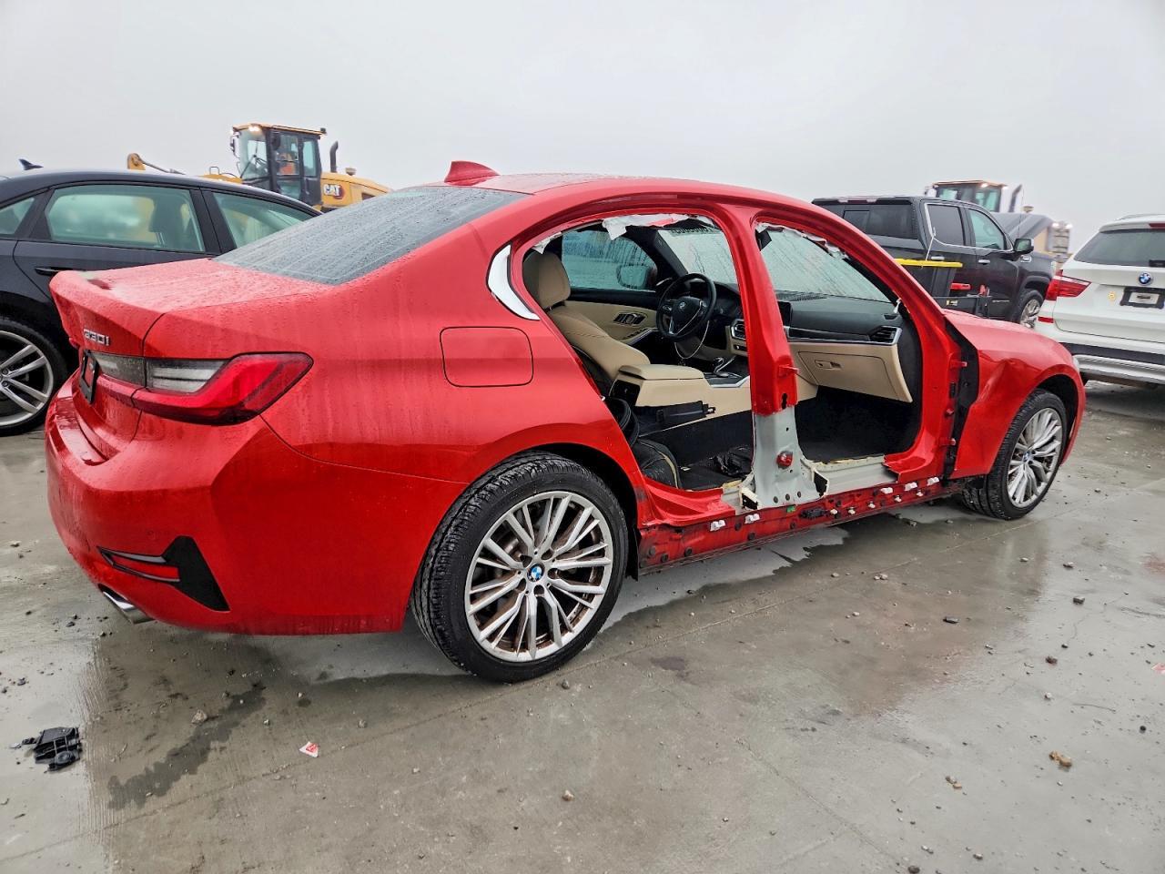 2022 BMW 330Xi - Фото 3