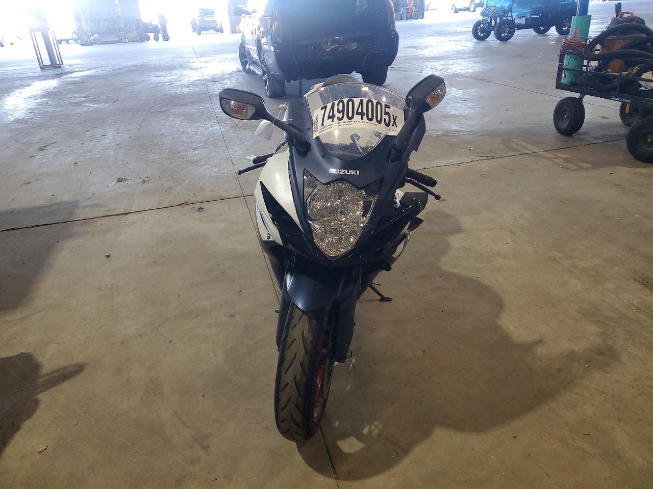 2024 Suzuki Gsx-R600 - Image 2