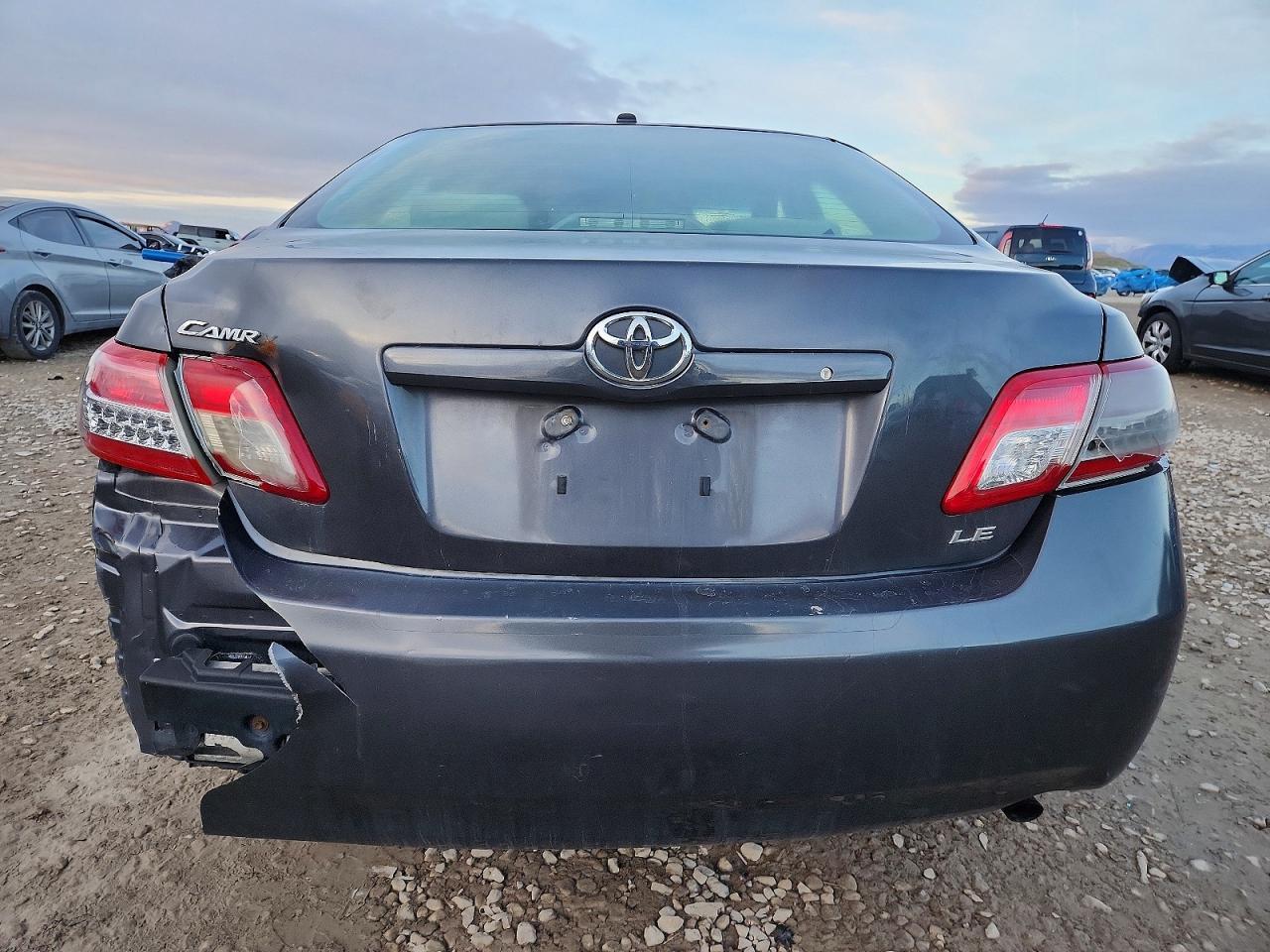 2011 Toyota Camry Le - Фото 6