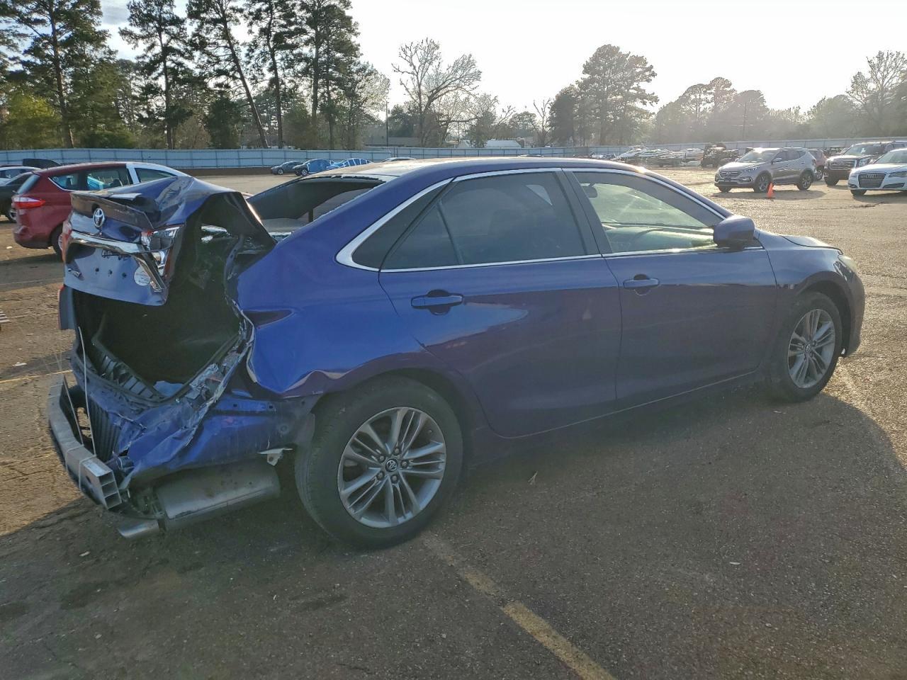 2016 Toyota Camry Le - Image 3