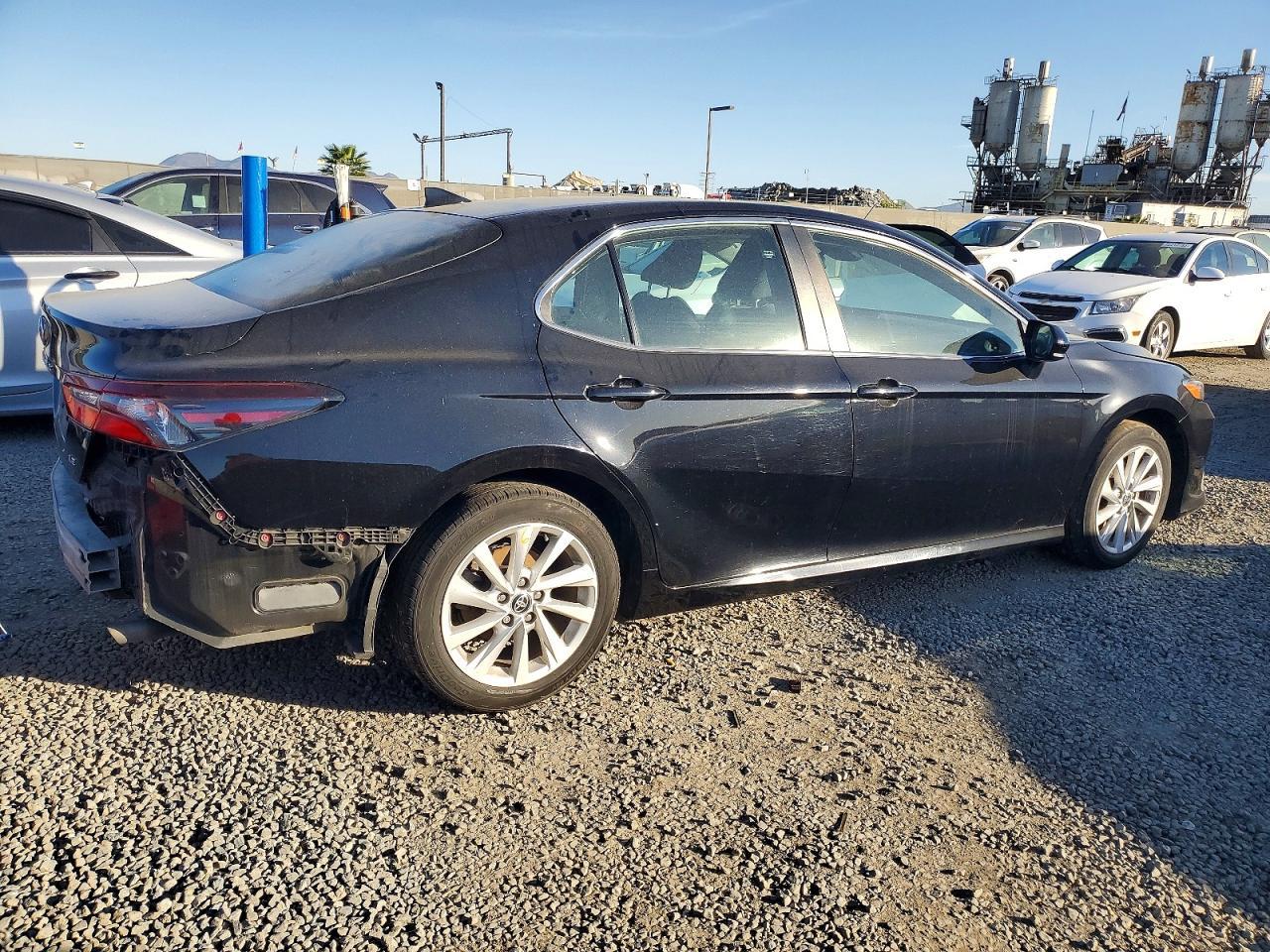 2022 Toyota Camry Le - Image 3