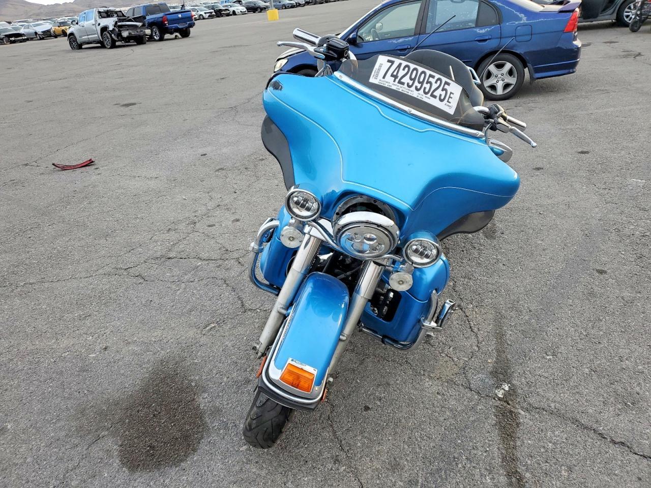 2011 Harley-Davidson Flhtcu - Фото 2