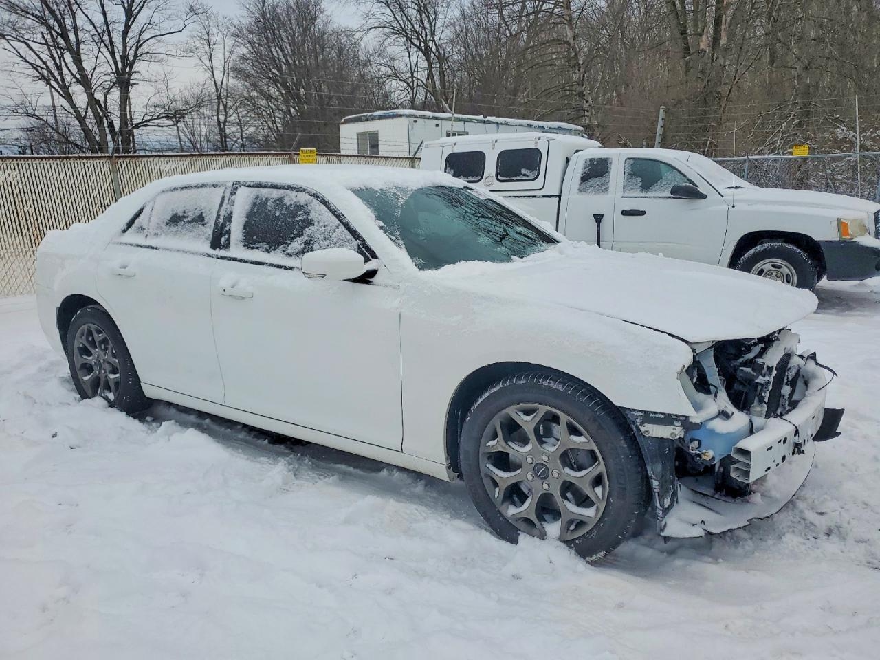 2015 Chrysler 300 S - Image 4