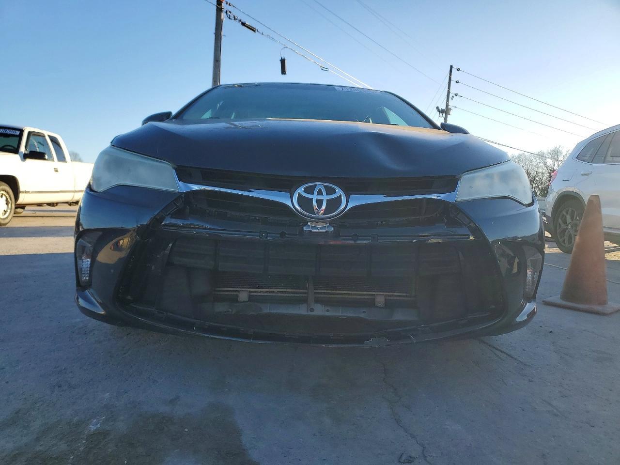 2015 Toyota Camry Le - Image 5