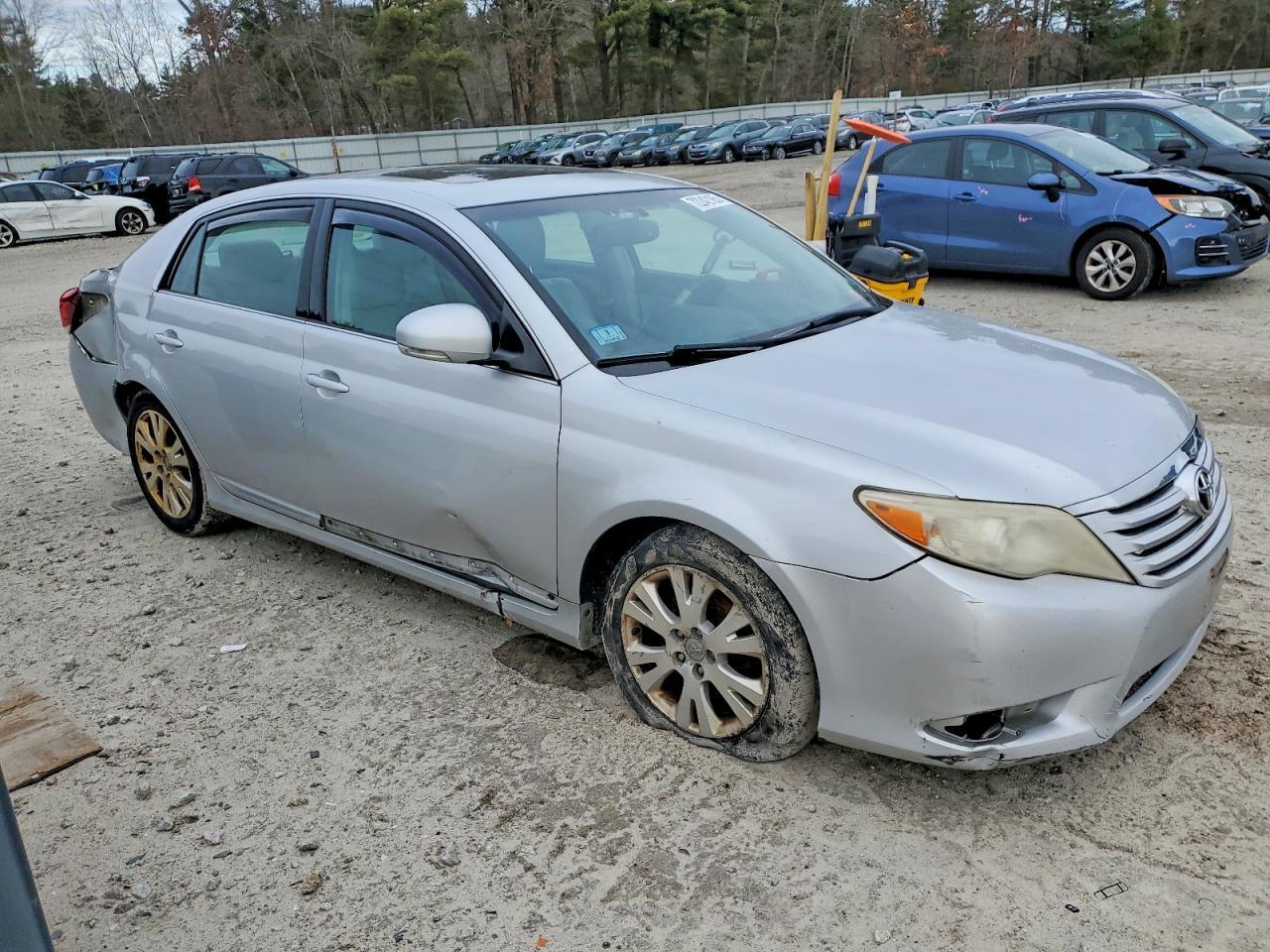 2011 Toyota Avalon Base - Image 4