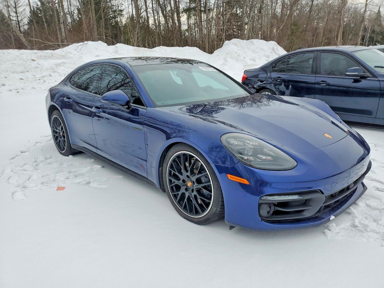 2023 Porsche Panamera 4 Platinum - Image 4